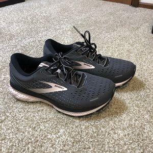 Brooks Ghost 13 running shoes